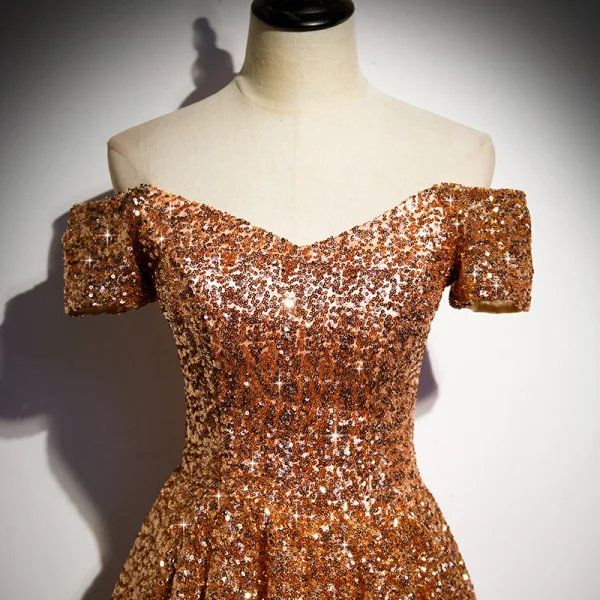 Glitzernden Gold Pailletten Tanzen Ballkleider 2020 A Linie Off Shoulder Kurze Ärmel Lange Rüschen Rückenfreies Festliche Kleider