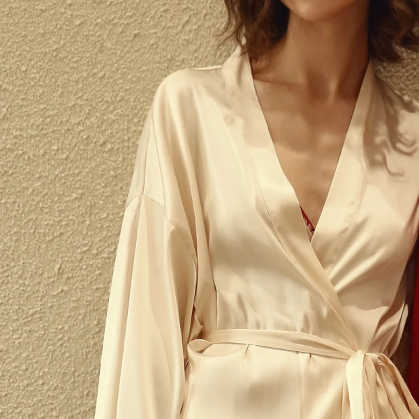 Simple Rouge Ivoire Mariage La Mariée Demoiselle D'honneur V-Cou 3/4 Manches Soie Peignoirs 2020 Ceinture