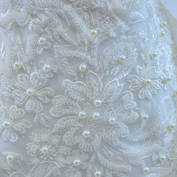 Luxe Blanche La Mariée Robe De Mariée 2020 Robe Boule Transparentes Col v profond Manches Longues Dos Nu Appliques En Dentelle Perlage Perle Chapel Train Volants