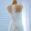 Luxus / Herrlich Weiß Hochzeits Brautkleider / Hochzeitskleider 2020 Meerjungfrau Durchsichtige Tiefer V-Ausschnitt Ärmellos Rückenfreies 3D Spitze Perlenstickerei Sweep / Pinsel Zug Rüschen