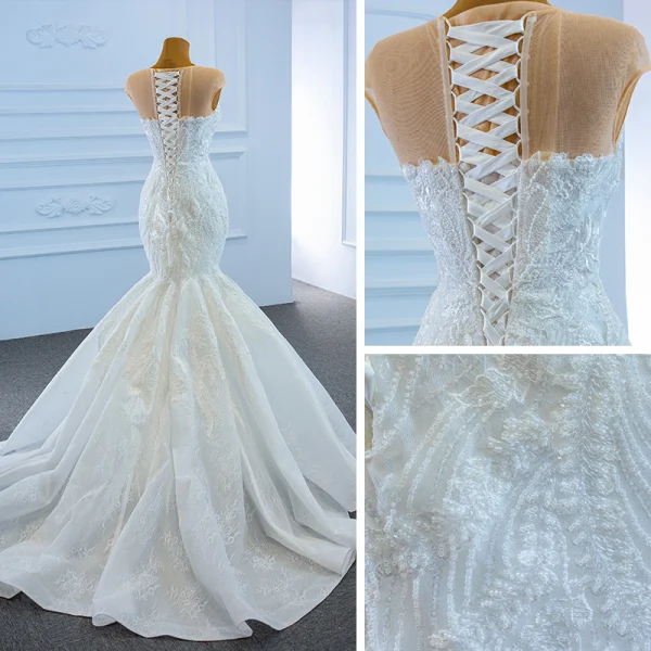 Luxus / Herrlich Weiß Hochzeits Brautkleider / Hochzeitskleider 2020 Meerjungfrau Durchsichtige Tiefer V-Ausschnitt Ärmellos Rückenfreies 3D Spitze Perlenstickerei Sweep / Pinsel Zug Rüschen