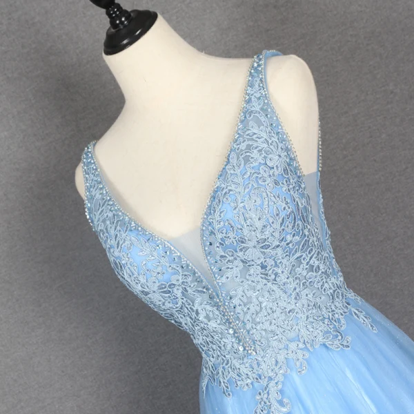 Élégant Bleu Ciel Dansant Robe De Bal 2020 Princesse Col v profond Sans Manches Appliques En Dentelle Perlage Faux Diamant Glitter Tulle Longue Volants Dos Nu Robe De Ceremonie