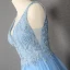 Élégant Bleu Ciel Dansant Robe De Bal 2020 Princesse Col v profond Sans Manches Appliques En Dentelle Perlage Faux Diamant Glitter Tulle Longue Volants Dos Nu Robe De Ceremonie