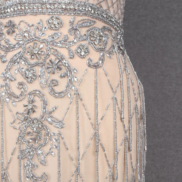 Illusion Champagne Transparentes Tapis rouge Robe De Soirée 2020 Trompette / Sirène Encolure Dégagée Sans Manches Perlage Faux Diamant Plumes Train De Balayage Volants Robe De Ceremonie