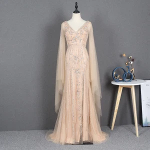 High End Gull Selskapskjoler 2020 Kappe Fit V Hals Uten Ermer Beading Rhinestone Fendue Devant Feie Tog Buste Ryggløse Formelle Kjoler