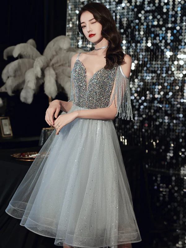 Fashion Grey Homecoming Graduation Dresses 2020 A-Line / Princess V-Neck Spaghetti Straps Sleeveless Beading Tassel Glitter Star Sequins Knee-Length Ruffle Backless Formal Dresses