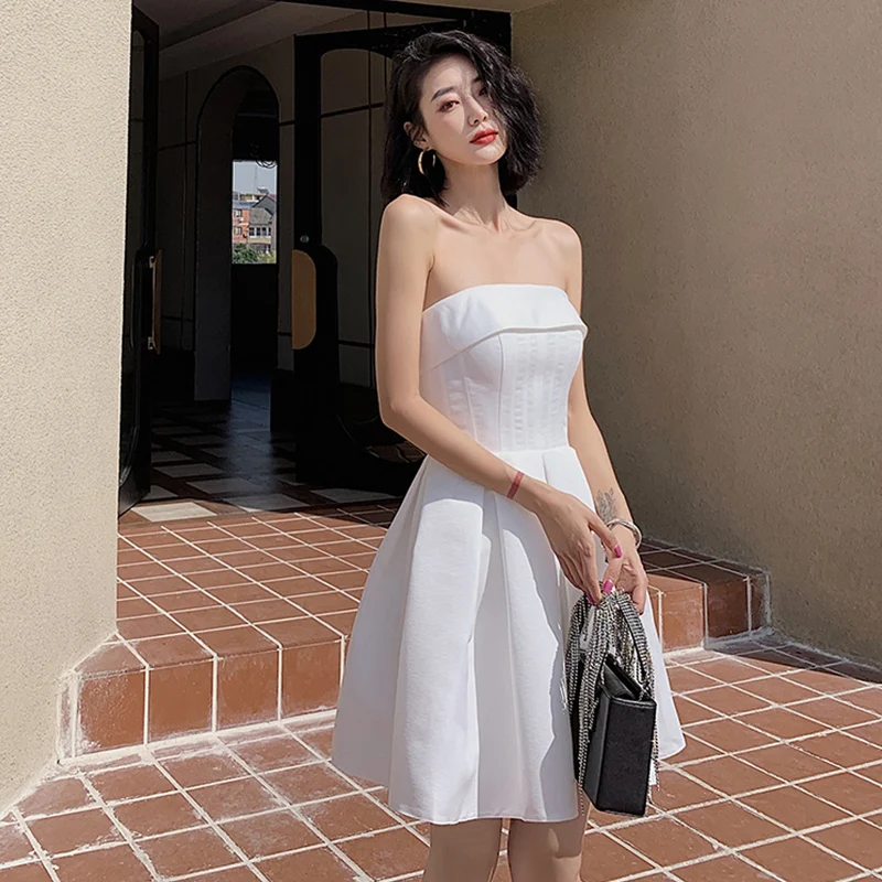 Modest Simple White Homecoming Graduation Dresses 2020 A Line Princess  Strapless Sleeveless Short Ruffle Backless Formal Dresses