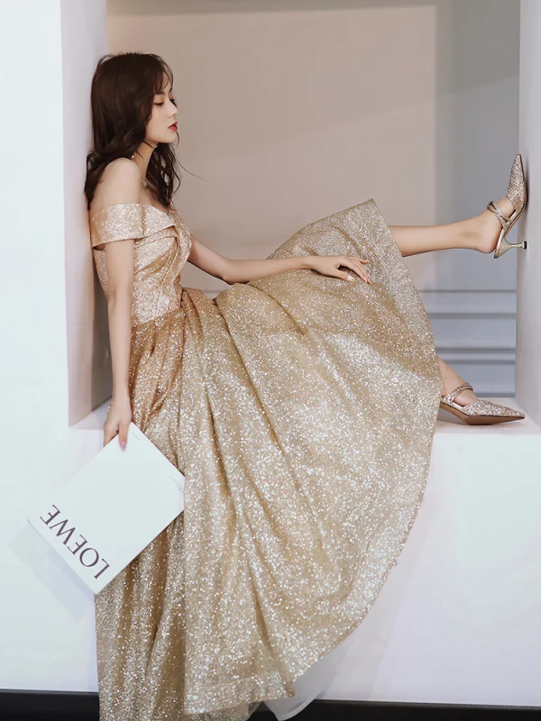 Chic / Beautiful Gold Prom Dresses 2020 A-Line / Princess Off-The-Shoulder Short Sleeve Glitter Polyester Floor-Length / Long Ruffle Backless Formal Dresses