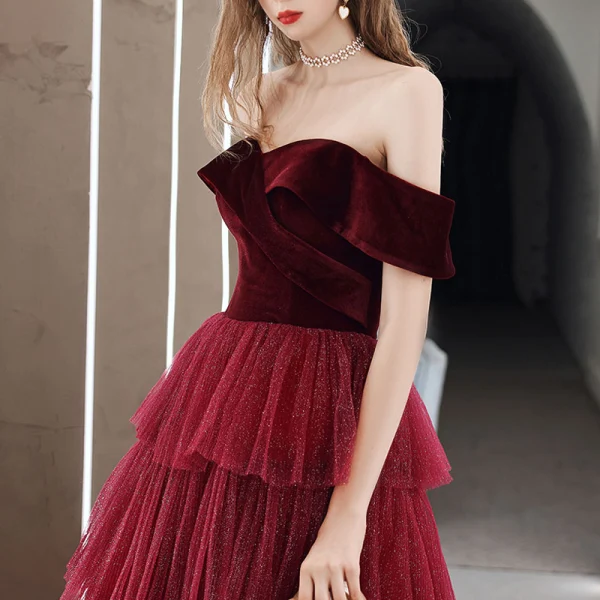 Fashion Burgundy Velour Winter Dancing Prom Dresses 2020 A-Line / Princess Off-The-Shoulder Short Sleeve Glitter Tulle Floor-Length / Long Cascading Ruffles Backless Formal Dresses