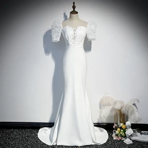 Vintage Hvit Selskapskjoler 2020 Trompet Havfrue Firkantet Hals Puffy Korte Ermer Sash Appliques Blonder Domstol Tog Buste Ryggløse Formelle Kjoler