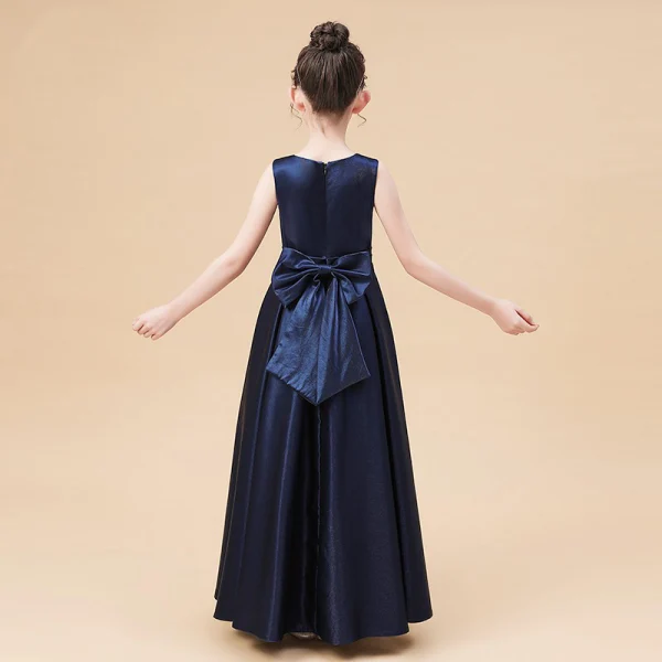 Simple Bleu Marine Satin Robe Ceremonie Fille 2020 Princesse Encolure Dégagée Sans Manches Noeud Ceinture Longue Volants
