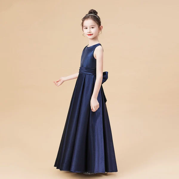 Simple Bleu Marine Satin Robe Ceremonie Fille 2020 Princesse Encolure Dégagée Sans Manches Noeud Ceinture Longue Volants