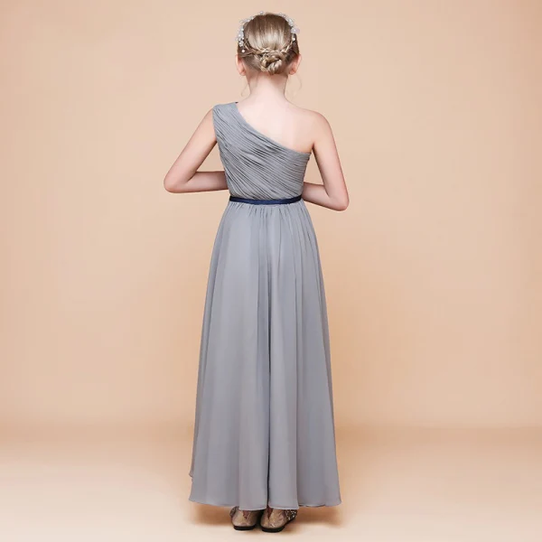Schlicht Grau Chiffon Geburtstag Blumenmädchenkleider 2020 Etui One-Shoulder Ärmellos Rückenfreies Schleife Stoffgürtel Lange Rüschen
