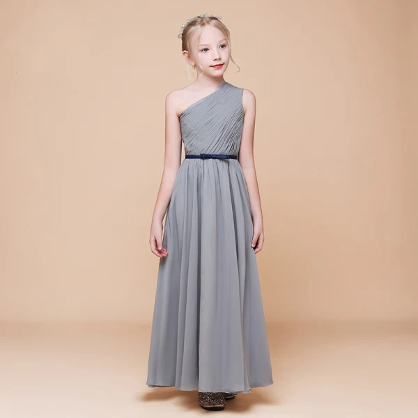Schlicht Grau Chiffon Geburtstag Blumenmädchenkleider 2020 Etui One-Shoulder Ärmellos Rückenfreies Schleife Stoffgürtel Lange Rüschen