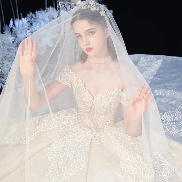 Bäst Champagne Brud Bröllopsklänningar 2020 Balklänning Av Axeln Korta ärm Halterneck Glittriga / Glitter Tyll Appliqués Spets Beading Cathedral Train Ruffle