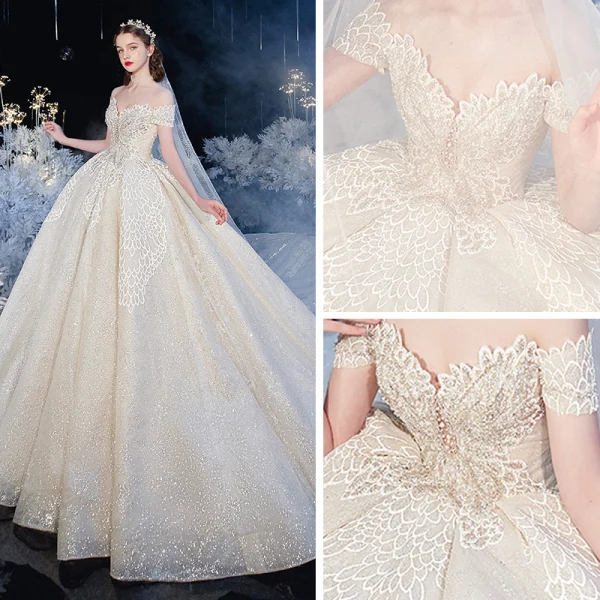 Bäst Champagne Brud Bröllopsklänningar 2020 Balklänning Av Axeln Korta ärm Halterneck Glittriga / Glitter Tyll Appliqués Spets Beading Cathedral Train Ruffle