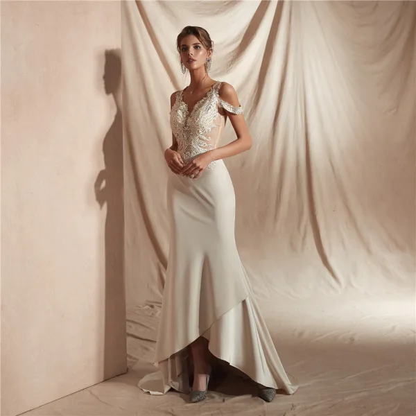 Abordable Ivoire Satin Transparentes La Mariée Robe De Mariée 2020 Trompette / Sirène V-Cou Manches Courtes Appliques En Dentelle Perlage Train De Balayage Volants