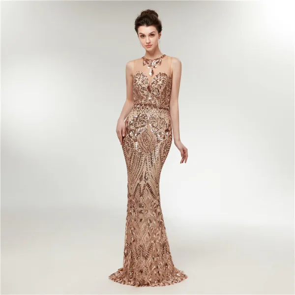 Sexy Transparentes Champagne Paillettes Robe De Soirée 2020 Trompette / Sirène Encolure Dégagée Sans Manches Train De Balayage Dos Nu Robe De Ceremonie