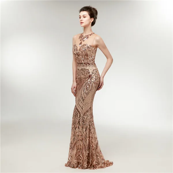 Sexy Transparentes Champagne Paillettes Robe De Soirée 2020 Trompette / Sirène Encolure Dégagée Sans Manches Train De Balayage Dos Nu Robe De Ceremonie