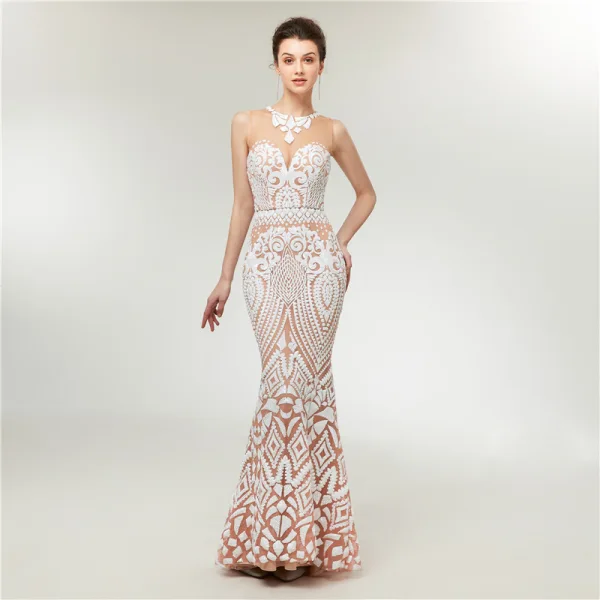 Sexy Transparentes Champagne Paillettes Robe De Soirée 2020 Trompette / Sirène Encolure Dégagée Sans Manches Train De Balayage Dos Nu Robe De Ceremonie