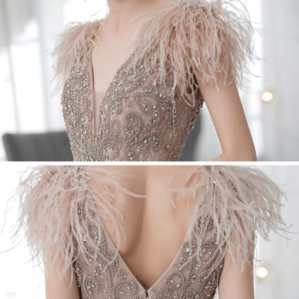 Luxe Champagne Tapis rouge Robe De Soirée 2020 Trompette / Sirène Col v profond Sans Manches Plumes Perlage Train De Balayage Volants Dos Nu Robe De Ceremonie