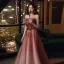 Elegante Burgunderrot Farbverlauf Ballkleider 2020 A Linie Bandeau Ärmellos Perlenstickerei Sweep / Pinsel Zug Rüschen Rückenfreies Festliche Kleider