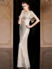 Błyszczące Srebrny Cekiny Sukienki Wieczorowe 2020 Syrena / Rozkloszowane V-Szyja Kótkie Rękawy Aplikacje Z Koronki Długie Bez Pleców Sukienki Wizytowe
