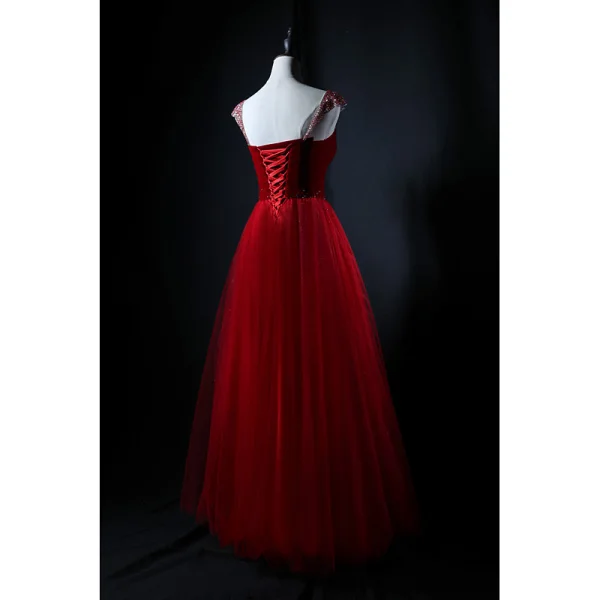 Chic / Beautiful Burgundy Dancing Prom Dresses 2021 A-Line / Princess Shoulders Sleeveless Beading Floor-Length / Long Ruffle Backless Formal Dresses