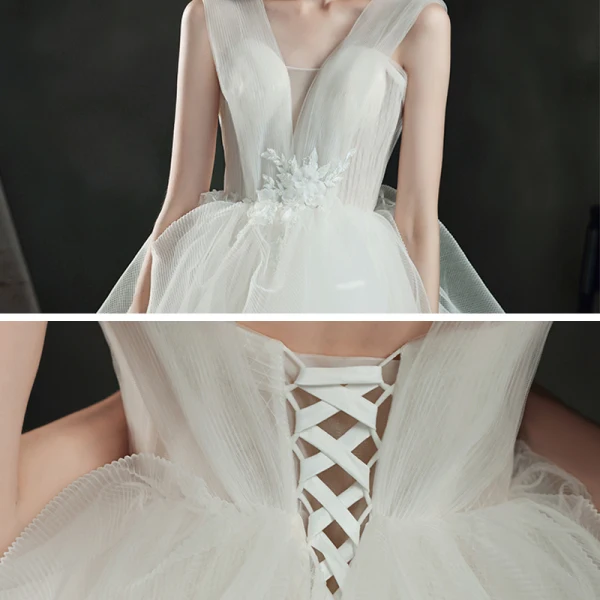 Ivoire Jardin / Extérieur Légère Robe De Mariée 2021 Robe Boule Transparentes Col v profond Sans Manches Dos Nu Appliques Fleur Perlage Train De Balayage