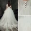Ivoire Jardin / Extérieur Légère Robe De Mariée 2021 Robe Boule Transparentes Col v profond Sans Manches Dos Nu Appliques Fleur Perlage Train De Balayage