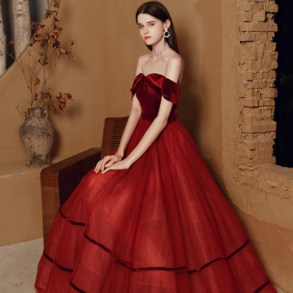 Modest / Simple Red Velour Dancing Prom Dresses 2021 A-Line / Princess Off-The-Shoulder Short Sleeve Floor-Length / Long Ruffle Backless Formal Dresses