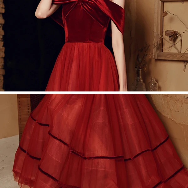 Modest / Simple Red Velour Dancing Prom Dresses 2021 A-Line / Princess Off-The-Shoulder Short Sleeve Floor-Length / Long Ruffle Backless Formal Dresses