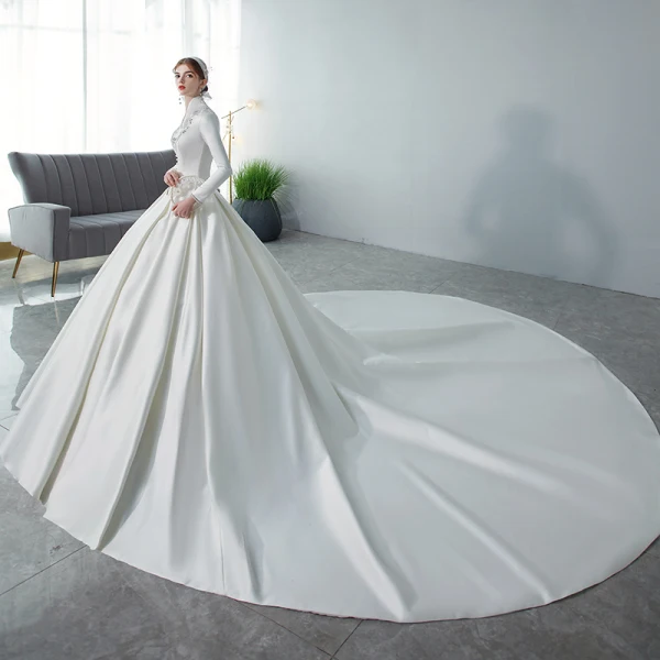Erschwinglich Muslimisches Ivory / Creme Satin Winter Hochzeits Brautkleider / Hochzeitskleider 2021 Ballkleid V-Ausschnitt Lange Ärmel Applikationen Spitze Perlenstickerei Perle Kathedrale Schleppe Rüschen