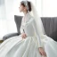 Erschwinglich Muslimisches Ivory / Creme Satin Winter Hochzeits Brautkleider / Hochzeitskleider 2021 Ballkleid V-Ausschnitt Lange Ärmel Applikationen Spitze Perlenstickerei Perle Kathedrale Schleppe Rüschen