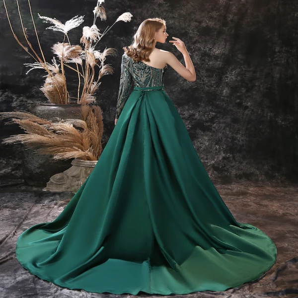 Scintillantes Vert Foncé Satin Tapis rouge Robe De Soirée 2021 Trompette / Sirène Une épaule Manches Longues Ceinture Paillettes Tribunal Train Volants Dos Nu Robe De Ceremonie