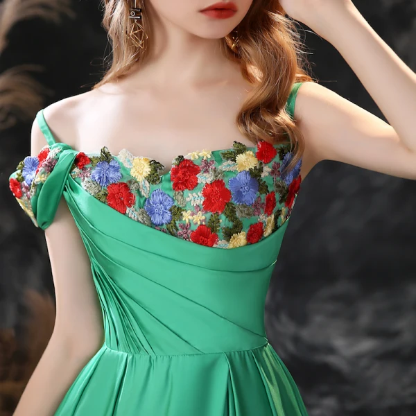 Mode Vert Satin Robe De Bal 2021 Princesse Bretelles Spaghetti Sans Manches Fleur Appliques En Dentelle Fendue devant Tribunal Train Dos Nu Robe De Ceremonie