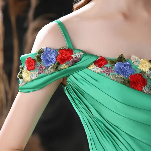 Mode Vert Satin Robe De Bal 2021 Princesse Bretelles Spaghetti Sans Manches Fleur Appliques En Dentelle Fendue devant Tribunal Train Dos Nu Robe De Ceremonie