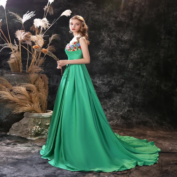 Mode Vert Satin Robe De Bal 2021 Princesse Bretelles Spaghetti Sans Manches Fleur Appliques En Dentelle Fendue devant Tribunal Train Dos Nu Robe De Ceremonie