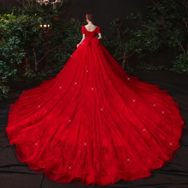 Vintage / Originale Rouge La Mariée Robe De Mariée 2021 Robe Boule Encolure Carrée Gonflée Manches Courtes Dos Nu Appliques En Dentelle Perlage Paillettes Cathedral Train Volants