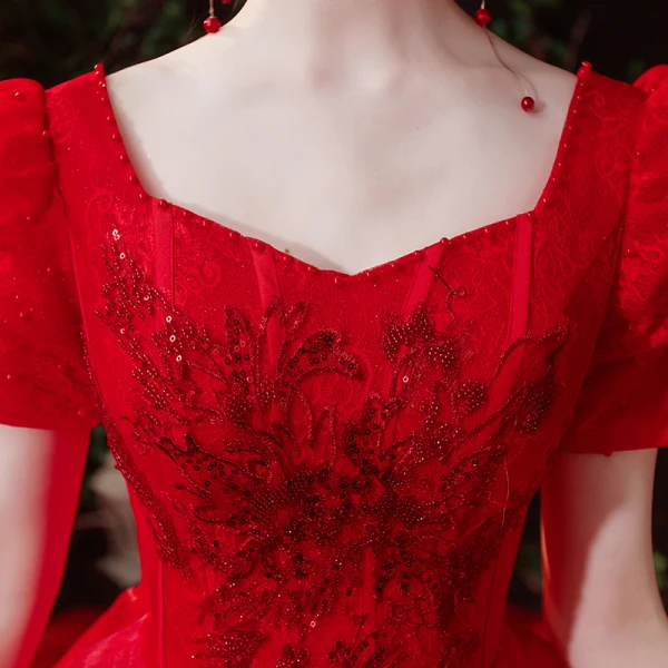Vintage / Originale Rouge La Mariée Robe De Mariée 2021 Robe Boule Encolure Carrée Gonflée Manches Courtes Dos Nu Appliques En Dentelle Perlage Paillettes Cathedral Train Volants