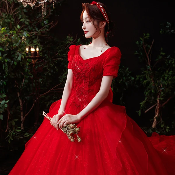 Vintage / Originale Rouge La Mariée Robe De Mariée 2021 Robe Boule Encolure Carrée Gonflée Manches Courtes Dos Nu Appliques En Dentelle Perlage Paillettes Cathedral Train Volants