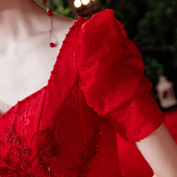 Vintage / Originale Rouge La Mariée Robe De Mariée 2021 Robe Boule Encolure Carrée Gonflée Manches Courtes Dos Nu Appliques En Dentelle Perlage Paillettes Cathedral Train Volants