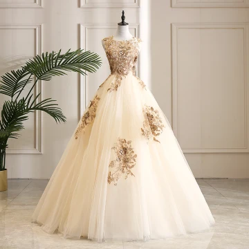 Élégant Champagne Dansant Robe De Bal 2021 Robe Boule Encolure Dégagée Sans Manches Appliques En Dentelle Perlage Perle Faux Diamant Longue Volants Dos Nu Robe De Ceremonie