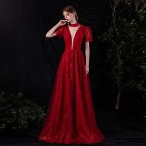 Sexy Bordeaux Dansant Robe De Bal 2021 Princesse Transparentes Col V Profond Gonflée Manches Courtes Paillettes Tulle Longue Volants Dos Nu Robe De Ceremonie