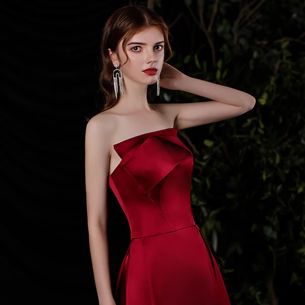 Modest / Simple Burgundy Satin Dancing Prom Dresses 2021 A-Line / Princess Strapless Sleeveless Floor-Length / Long Ruffle Backless Formal Dresses