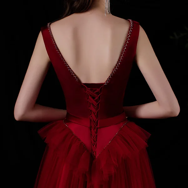 Fashion Burgundy Satin Dancing Prom Dresses 2021 A-Line / Princess Square Neckline Sleeveless Beading Sash Floor-Length / Long Ruffle Backless Formal Dresses