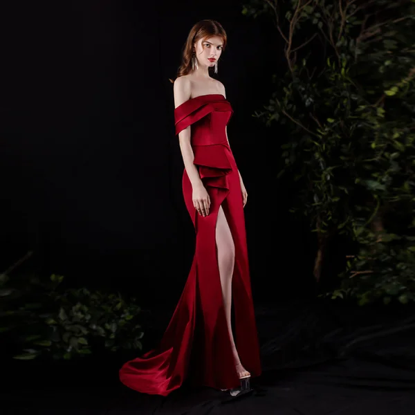 Modest / Simple Fashion Burgundy Satin Evening Dresses  2021 Trumpet / Mermaid Off-The-Shoulder Short Sleeve Split Front Sweep Train Backless Formal Dresses
