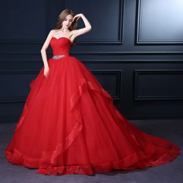 Vintage Quinceañera Czerwone Suknie Ślubne 2021 Suknia Balowa Kochanie Bez Rękawów Bez Pleców Rhinestone Szarfa Trenem Sweep Wzburzyć