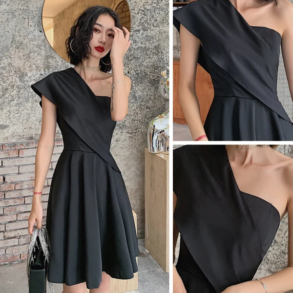 Schlicht Schwarz Partykleider 2021 A Linie One-Shoulder Ärmellos Kurze Rüschen Rückenfreies Festliche Kleider