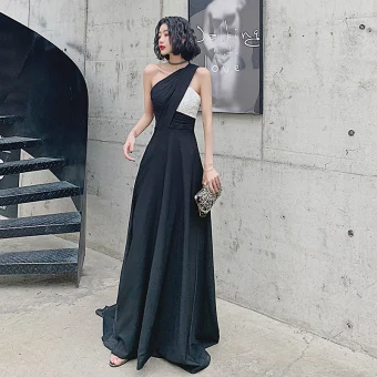 Fashion Black Evening Dresses 2021 A Line Princess One Shoulder Sleeveless Sequins Split Front Sweep Train Backless Formal Dresses